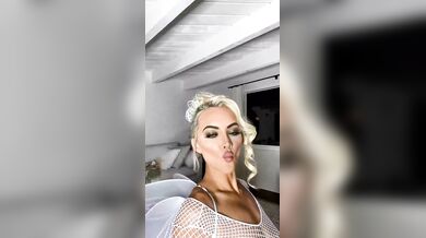 Lindsey Pelas, Fishnet Lingerie Tease On Livestream Onlyfans Video Leaked