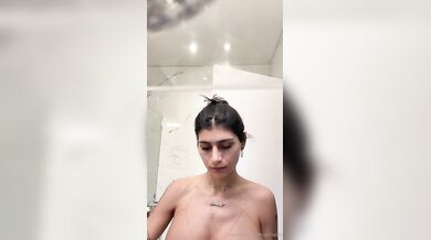 Mia Khalifa, Reading A Book Naked In Bed Onlyfans Video Leaked
