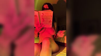 Mia Khalifa, Reading A Book Naked In Bed Onlyfans Video Leaked