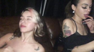 Hisdarkr0Se, Riley Rose, Riley Kane, Touchmoneyv, Two Horny Whores Fucking Two Cocks On The Couch Onlyfans Video Leaked