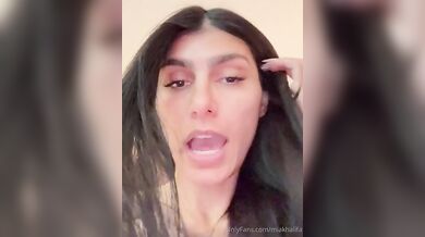 Mia Khalifa, Teasing Her Big Tits In The Hotel Shower Onlyfans Video Leaked