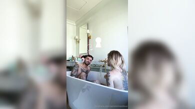 Sammmnextdoor, Tattoo Couple Blowjob Facial In The Bathtub Onlyfans Video Leaked
