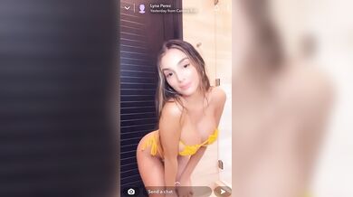 Lyna Perez, Yellow Bikini Oil-Up Tease In The Bathroom Livestream Onlyfans Video Leaked