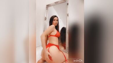 Lauren Alexis, Twerking Her Sexy Booty In The Mirror Onlyfans Video Leaked