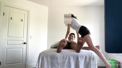 Sinfuldeeds, Vietnamese Young Masseuse Handjob Massage Onlyfans Video Leaked