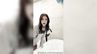 Hannahowo, Wet Naked Body Tease In The Bathtub Onlyfans Video Leaked