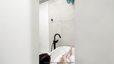 Hannahowo, Wet Naked Body Tease In The Bathtub Onlyfans Video Leaked