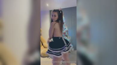 Lauren Alexis, Sexy Maid Striptease By The Christmas Tree Onlyfans Video Leaked
