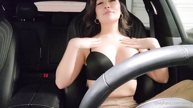 Alinity, Getting Naked On The Drivers Seat Onlyfans Video Leaked