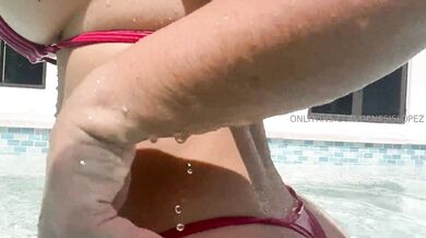 Genesis Lopez, Teasing Her Thicc Body And Fucking By The Pool Onlyfans Video Leaked