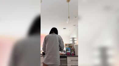 Mia Khalifa, Weekend Morning Getting Ready Naked Onlyfans Video Leaked