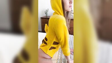 Natalie Roush, Sexy Pikachu Twerking Her Big Butt Onlyfans Video Leaked