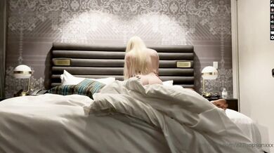 Hotwife, who is she, pls msg me, i will accept the request