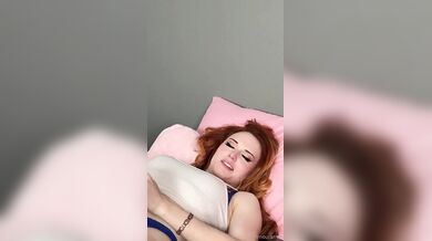 Amouranth, Masturbating While Watching Porn And Fucking In Bed Onlyfans Video Leaked