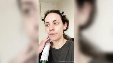 Quinnfinite, Hitachi Vibrator Orgasm In Front Of Mirror Onlyfans Video Leaked