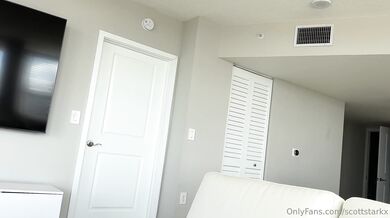 Katalina Kyle, Scottstarkx, Big Titty Roomate Helps Get Over Breakup Onlyfans Video Leaked