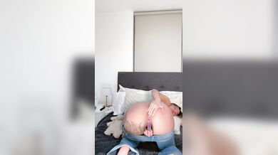 Isabell Hill, Hottlips, Fucking A Dildo In Her Tight Jeans Onlyfans Video Leaked
