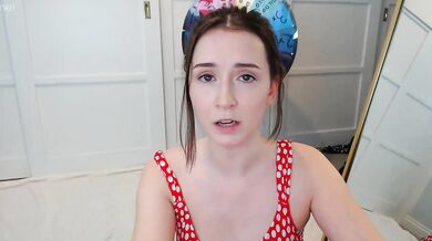 Kirabee, Kitten Sophie, Naked Livestream Striptease Onlyfans Video Leaked