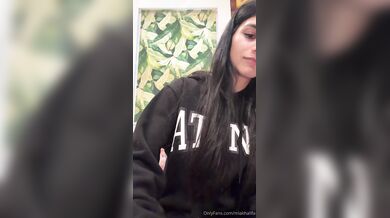 Mia Khalifa, Hot Arab Girl Teasing Her Bikini Vlog Onlyfans Video Leaked