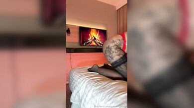 Queeniegee, Big Dildo And Vibrator Masturbation Combo Onlyfans Video Leaked