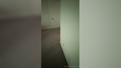 Madiitay, On Her Knees Giving A Christmas Blowjob Onlyfans Video Leaked