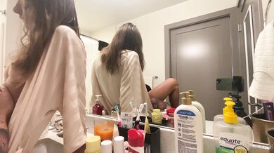 Lavynderrain, Itscarlybug, Passionate Sex In Messy Bathroom Onlyfans Video Leaked