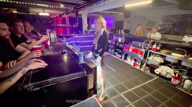 Shadesofanastasia, Blonde Bartender Gets Used By Customers Onlyfans Video Leaked