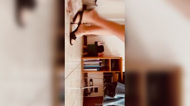 Grealisisters, Teasing Her Feet And Perky Nipples Onlyfans Video Leaked