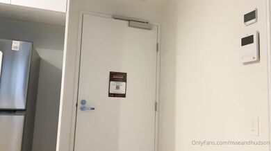 Maeandhudson, Catching My Hot Roommate Masturbating With Vibrator Onlyfans Video Leaked