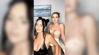 Sweetvenom, Two Lesbian Babes Naughty Play On Livestream Onlyfans Video Leaked
