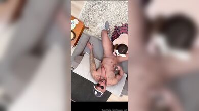 Muun Grl × Blkmusclefreak - 18 year old fucks the Gym teacher