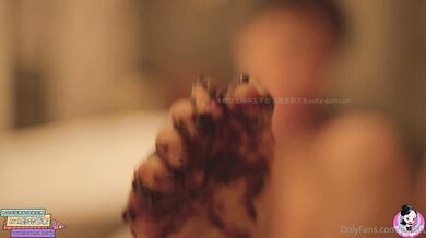 June Liu, Stepping On Chocolate Pie And Pussy Tease Onlyfans Video Leaked