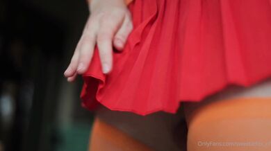 Arina Fox, Sweetie Fox, Velma And Daphne Uncovering Hiden Desires Onlyfans Video Leaked