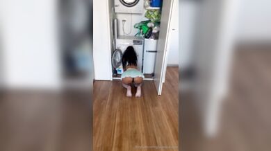 GraceWearsLace, House Cleaning And Fucking Around The House Onlyfans Video Leaked