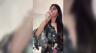 Mia Khalifa, Naked Shower Live Stream Onlyfans Video Leaked