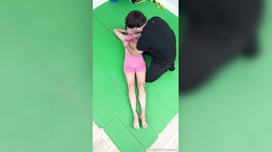 Molly Manning, Stretchmasters, Blue Eye Slut Gets Her Pussy Stretched Onlyfans Video Leaked