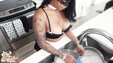 Themaneater × Sly Diggler