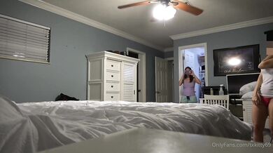 Txkitty69 & Chloe Mae - 3some