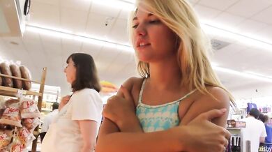Lily Ivy, Hot Blonde Teen Flashing Her Tits In Public Onlyfans Video Leaked