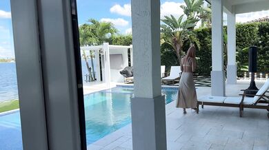 Little Dragon, Jmac, Getting Pounded By The Poolside Villa Onlyfans Video Leaked