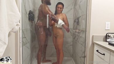 Karina Valentina, Chocolatebeastaz, Fucking From The Shower To The Bedroom Onlyfans Video Leaked