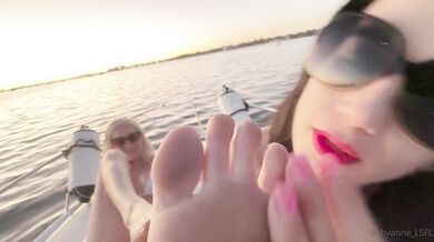 Babyanne_Lsfl, Playing With Her Feet And Toes On A Boat Onlyfans Video Leaked