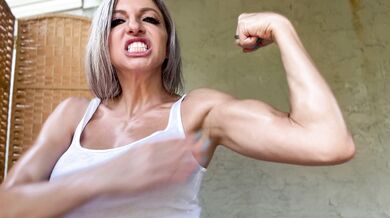 Lora Cross, Oiled-Up Muscular Milf Striptease And Exercise Onlyfans Video Leaked