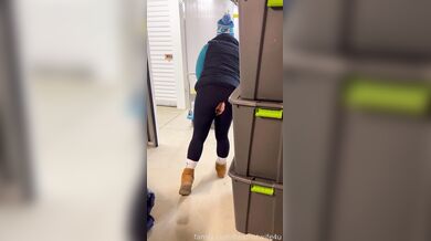 Realhotwife4U, Trained By Random Strangers In The Garage Onlyfans Video Leaked