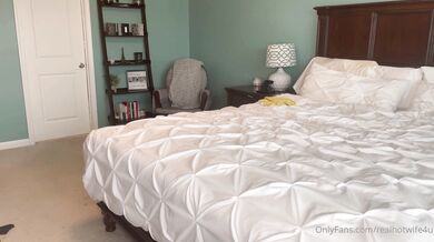 Realhotwife4U, Setting Up A Virgin Guy For A Surprise Threesome Onlyfans Video Leaked