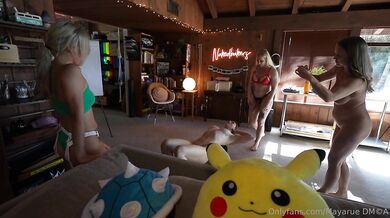 Maya Rue, Getting Spitroasted By Two Lesbian Strapon Onlyfans Video Leaked