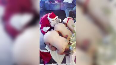 Realhotwife4U, Santa Gets To Fuck Three Thick Hotwives Onlyfans Video Leaked
