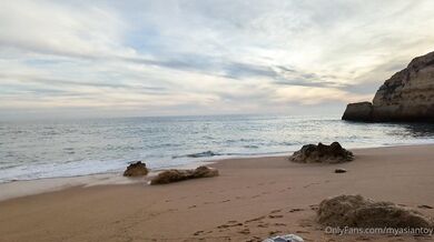 Myasiantoy, Fucking In Bikini On A Public Beach Onlyfans Video Leaked