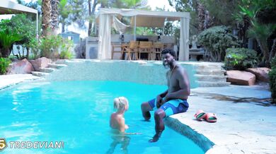 Alexa Knight × Tredevian