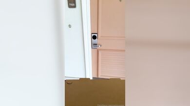 Salarrea, Fucking The Package Delivery Guy Onlyfans Video Leaked